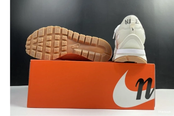 Sail Gum Sacai Nike Vaporwaffle DD1875-100 0320